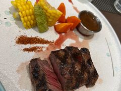 -悦享绿山墙西餐厅