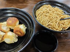 特色葱煎包-赵宝美煎包店
