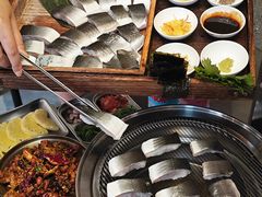 -围炉肉舍•炭烤活鳗•丹东海鲜烤肉(步行街店)