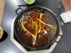 红汤锅底-石灰市毛记烧鸡公(解放碑店)