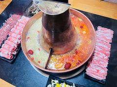 -果松木炭酸菜铜火锅·外婆参鸡汤