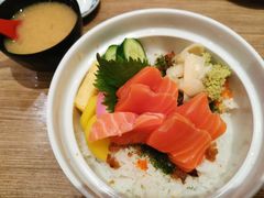 三文鱼寿司饭定食-小山日本料理(太古汇店)