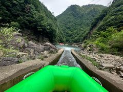 -安吉龙王山峡谷漂流