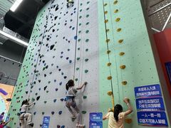 -蓝天攀岩-青少年训练(罗湖益田假日广场店)