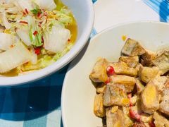 剁椒芽白-昱龙大盆牛蛙馆(三兴街总店)