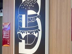 -麦当劳(上海虹桥站30B检票口楼上)