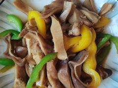 -爱的果实月嫂育婴师(世纪东方店)