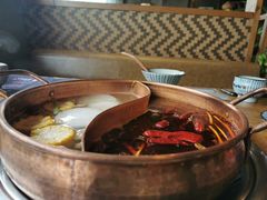 鸳鸯锅-牛村来人潮汕牛肉火锅(西单店)