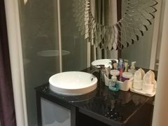 -喜鹊愉家酒店(郑州曼哈顿博览中心地铁站店)