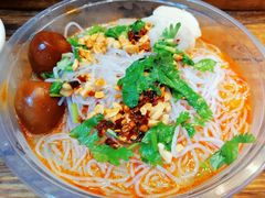 -花儿姐与战哥的美食档