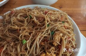 Tomato and Egg Fried Rice Noodles