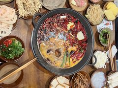 -黄潇洒老火锅(九眼桥宏济巷店)