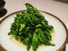 清炒豆苗-屋里厢上海菜馆