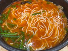 -花馬肆.云南过桥米线(汉神购物广场现场熬汤店)