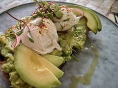 牛油果温泉蛋吐司-O'mills Sourdough Bakery&Bistro(永嘉路店)