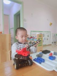 -百荣二期玩具城