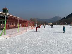 -济南卧虎山滑雪场