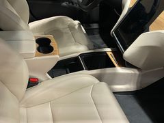 -TESLA 特斯拉(上海太古汇体验店)