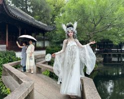 -一揽芳华汉服旗袍体验馆(拙政园店)