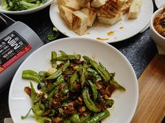 -鱼鲜饭香·招牌汽锅剁椒鱼头王