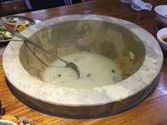 -滇香肴·云南菜蒸汽石锅鱼(云南北路店)
