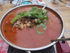 -罗满娘特色豆花烤鱼