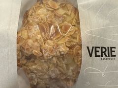 杏仁可颂-VERIE BAKEHOUSE