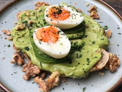 牛油果煮蛋吐司-RAC BAR(安福路店)