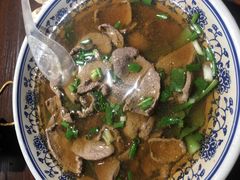 -爆炸头阿姨小四川正宗川味小吃(无任何分店)