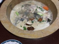 -双廊杨记石锅鱼石锅牛肉