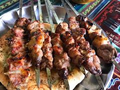 -烤肉小伙烤肉店