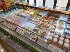 面包甜点陈列柜-仟吉(大溪地店)