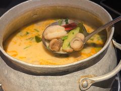 椰汁鲜虾汤冬阴功-大头虾越式风味餐厅(光明广场店)