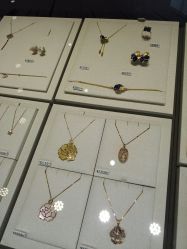 -潮宏基珠宝旗舰店(苏宁广场店)