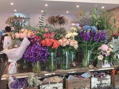 -FLOVIE FLORIST CAFE