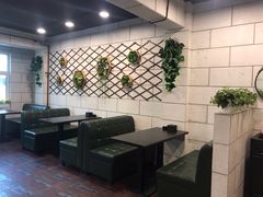 卡座-愉肴麻辣香锅(中北镇店)