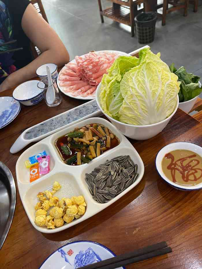 清真·德兴顺(高新店)-"继续火锅之旅[调皮]感觉这家店人真是络.