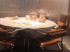 -肥肥虾庄·金牌油焖大虾(汉街SKP店)