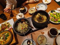 -云海肴·汽锅鸡·云南菜(天山百盛优客店)