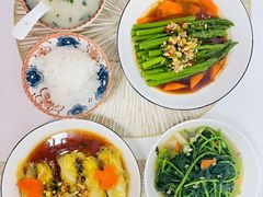 -乐禧母婴全自营月嫂(宝山店)