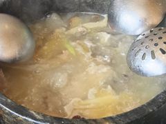 -鲁朗纳麦石锅鸡庄园