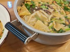 -丽丽三鲜螺蛳粉(田林路店)