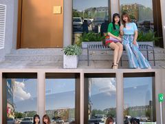 -HUG·拥抱咖啡(郑州宝龙广场店)
