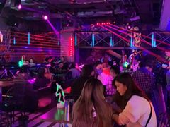 -UP嘻哈酒吧(粉巢店)