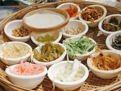 -包整·丝娃娃(一览甲秀楼风景店)