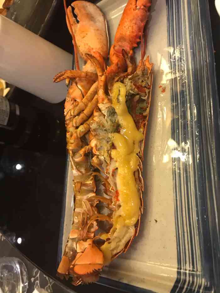 黑松白鹿-"他家的三文鱼很新鲜,别的刺身也很不错,切.