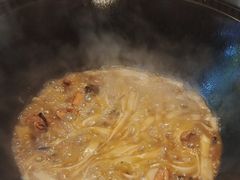-哈尔滨烧烤·山河村铁锅炖(交大店)