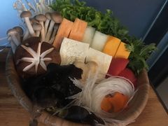 -湊湊火锅·茶憩(新中关购物中心店)