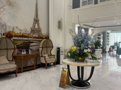 -芭黎人江景轻奢酒店(告庄西双景星光夜市店)