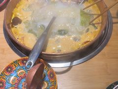 -洱火云南酸菜牛肉火锅(石景山当代商城店)